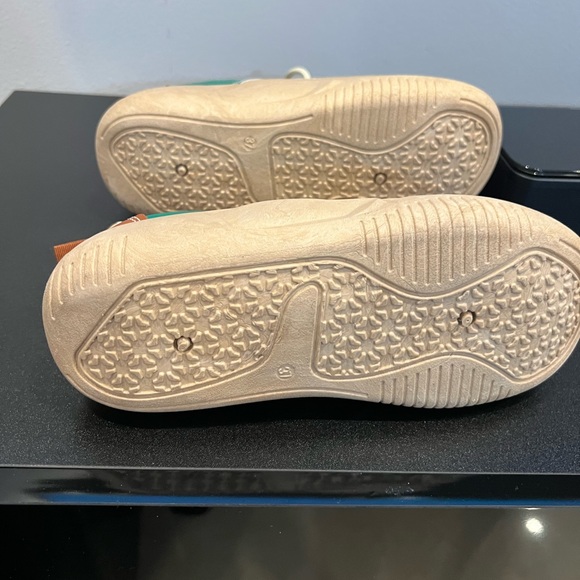 Women’s Colorblock tick soles walking shoes GreenUS: Size US:5”/UK:3”/ EU:36” - Picture 5 of 7